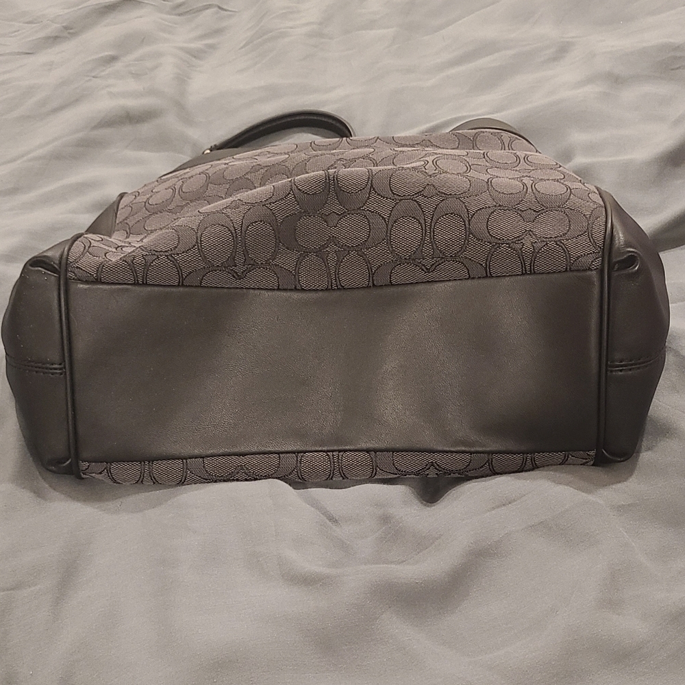 Coach purse - Picture 6 of 6